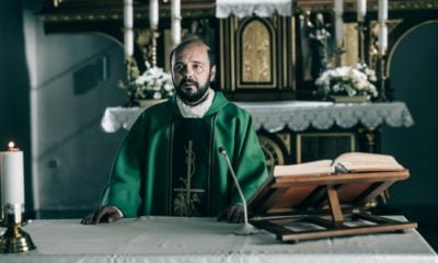 Zdjęcie okładkowe wpisu: „Ten film jest potrzebny Kościołowi” – Arkadiusz Jakubik wypowiada się na na temat Kleru Smarzowskiego