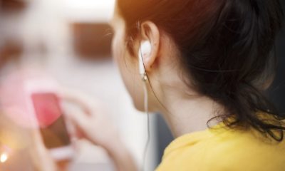 Zdjęcie okładkowe wpisu: Czy Polacy słuchają podcastów? Wyniki badań!