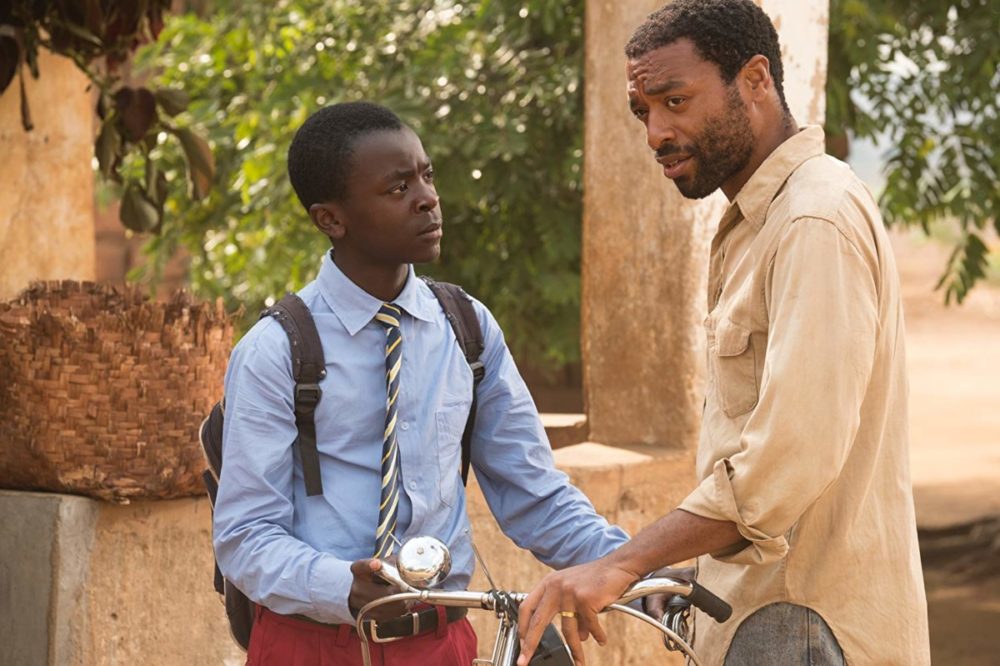 Zdjęcie okładkowe wpisu: The Boy Who Harnessed the Wind – wzruszająca historia o niesamowitym chłopcu! Zwiastun!