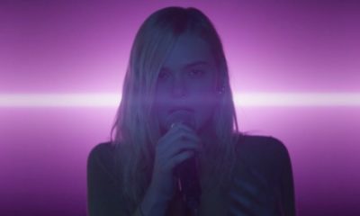 Zdjęcie okładkowe wpisu: Teen Spirit – zwiastun oraz plakat filmu z Elle Fanning i Agnieszką Grochowską!
