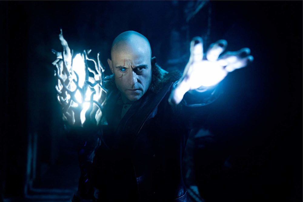 Zdjęcie okładkowe wpisu: Shazam! – główny bohater wybiera się do kina na nowym, IMAXowym plakacie filmu!