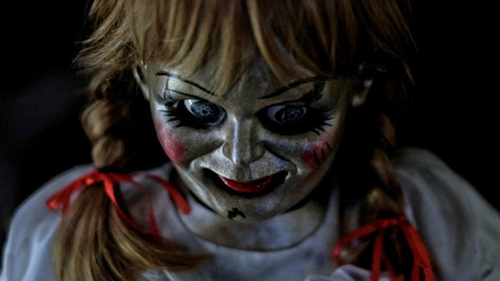Zdjęcie okładkowe wpisu: Annabelle Comes Home – pierwszy plakat trzeciej części przygód upiornej laleczki!