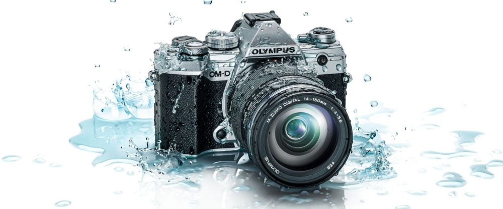 Zdjęcie okładkowe wpisu: Olympus oficjalnie prezentuje nowy model aparatu z wbudowaną pięcioosiową stabilizacją obrazu