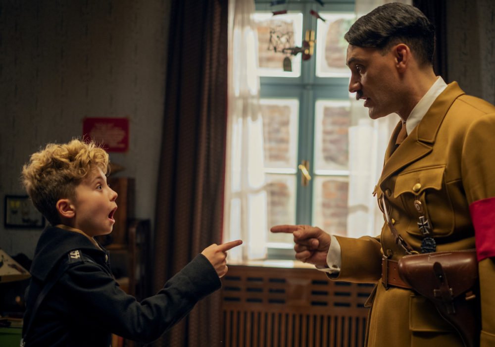 Zdjęcie okładkowe wpisu: JoJo Rabbit – przedpremierowa recenzja antywojennej satyry Taiki Waititiego | BFI LFF 2019