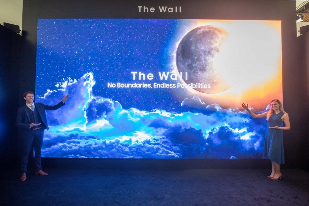 Zdjęcie okładkowe wpisu: Samsung prezentuje ekran The Wall for Business o przekątnej niemal 15 metrów!