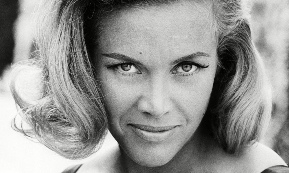 Zdjęcie okładkowe wpisu: Zmarła Honor Blackman, Pussy Galore z Goldfinger