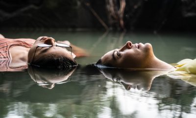 Zdjęcie okładkowe wpisu: Więcej niż myślisz – recenzja filmu Netflixa. Listy wciąż w modzie