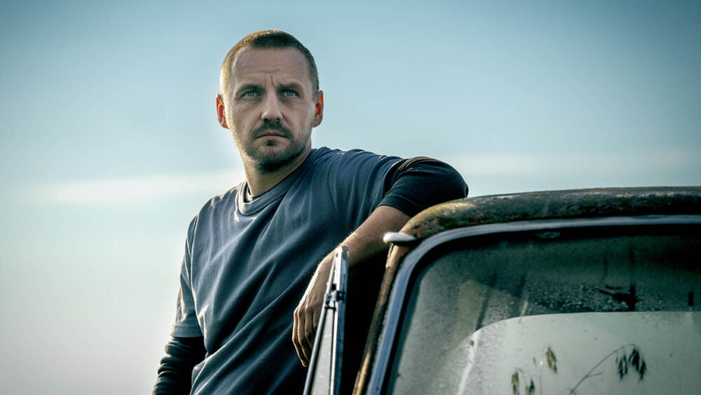 Zdjęcie okładkowe wpisu: Paweł Domagała i piosenka Milcz promują film Na chwilę, na zawsze