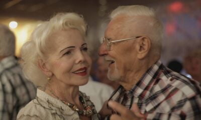 Zdjęcie okładkowe wpisu: Lekcja miłości – recenzja filmu. Ech mała, poszalej