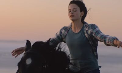 Zdjęcie okładkowe wpisu: Black Beauty – Kate Winslet i Mackenzie Foy w adaptacji słynnej książki od Disney Plus