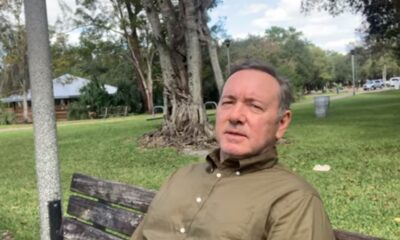 Zdjęcie okładkowe wpisu: Kevin Spacey ponownie nagrał świąteczne wideo!