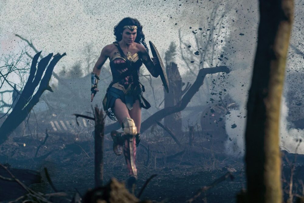 Zdjęcie okładkowe wpisu: Gal Gadot podzieliła się zdjęciami jednego z pierwszych strojów Wonder Woman!