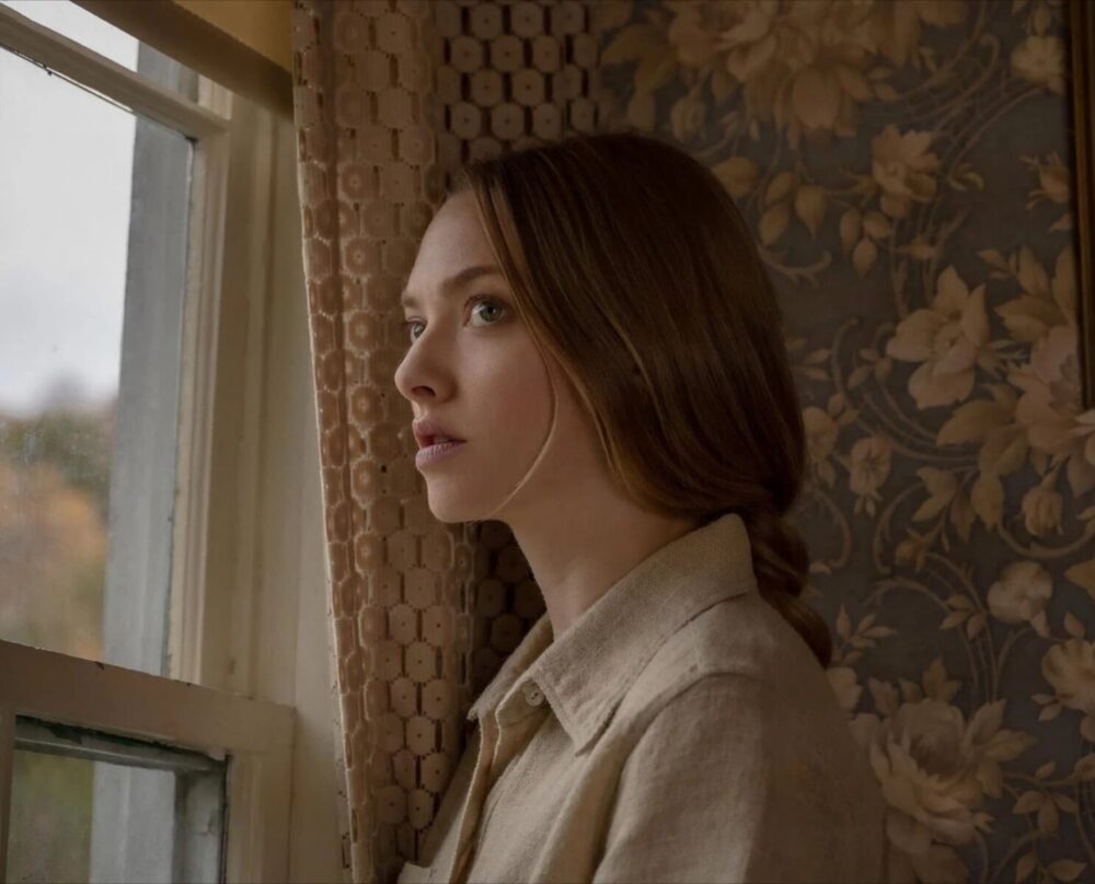 Zdjęcie okładkowe wpisu: Things Heard and Seen – nowe zdjęcia z thrillera Netflixa