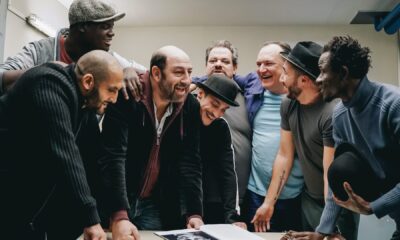 Zdjęcie okładkowe wpisu: Komedianci debiutanci – recenzja filmu. Życie to teatrzyk, nikt się nie ogląda, każdy patrzy