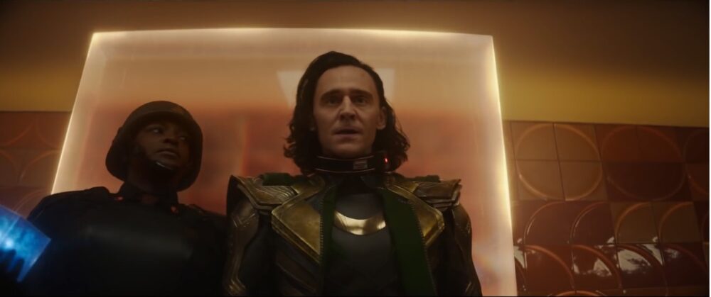 Zdjęcie okładkowe wpisu: Loki – Tom Hiddleston na nowym zdjęciu z serialu Disney Plus