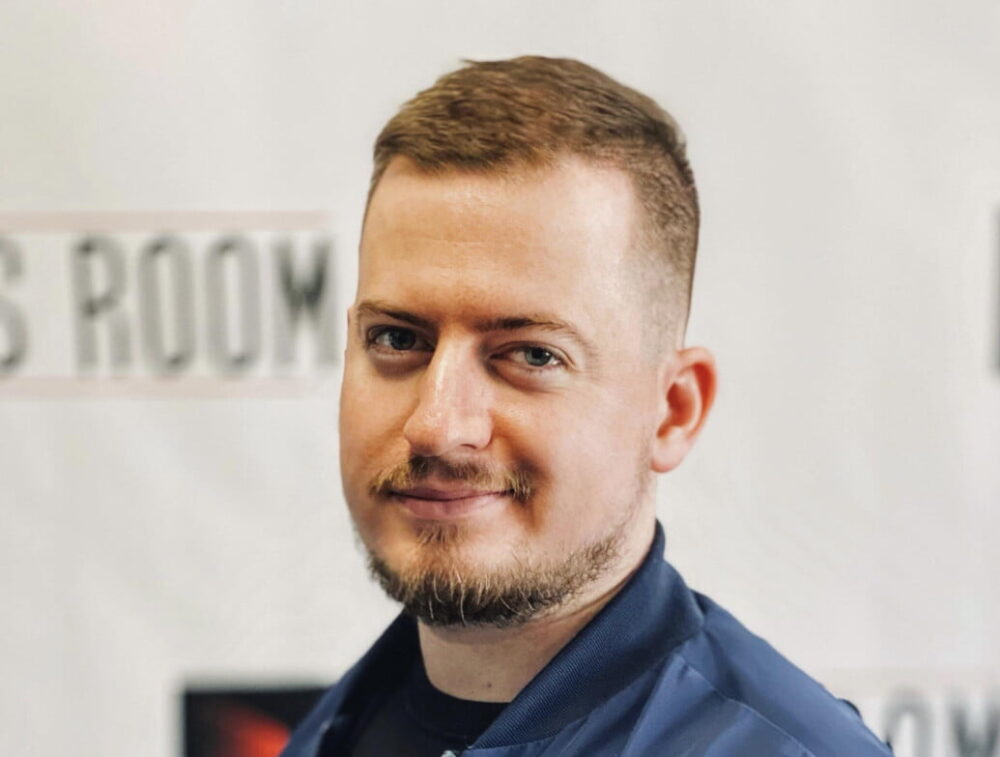Zdjęcie okładkowe wpisu: Film Your Story #4: Tomasz Rewers o pracy na planie! Jak zostałem reżyserem z telefonem w ręku?