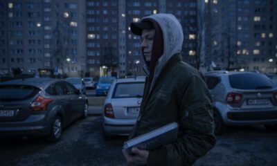 Zdjęcie okładkowe wpisu: Inni ludzie – recenzja filmu. Jakie życie taki rap