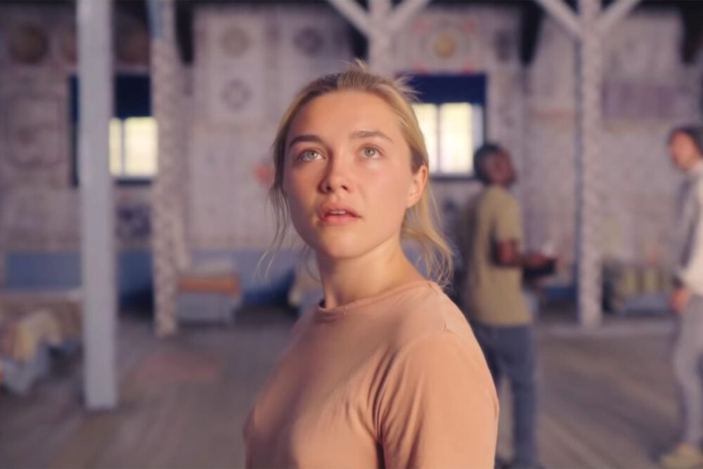Zdjęcie okładkowe wpisu: Don’t Worry Darling – Florence Pugh wraz z Harrym Stylesem w nowym horrorze!