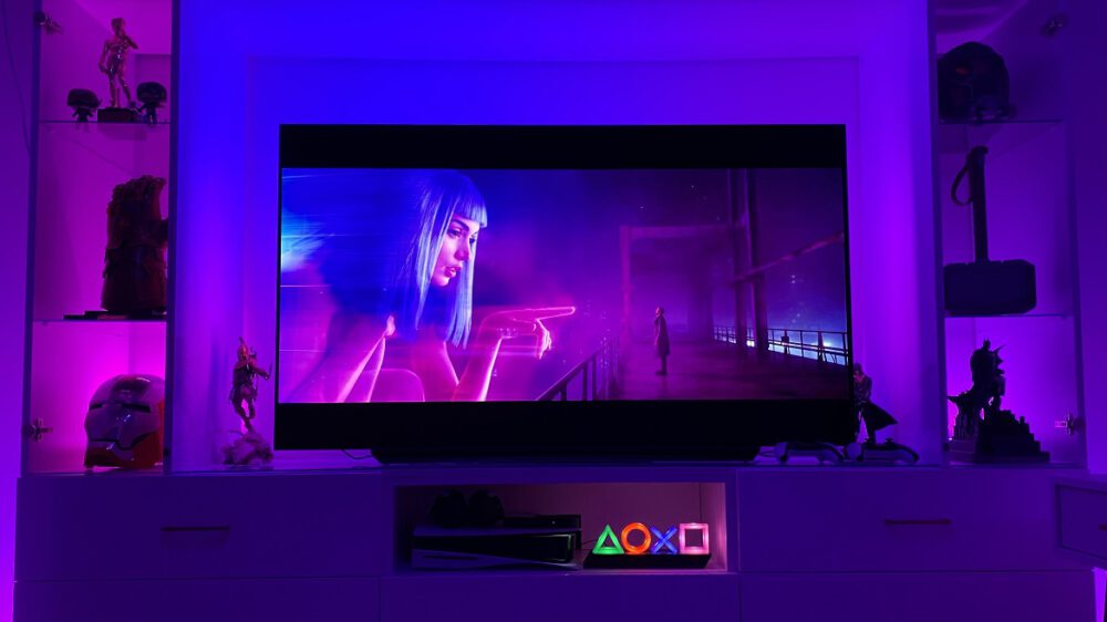 Zdjęcie okładkowe wpisu: Philips Hue: Wyjdź poza ramy! Zgraj oświetlenie z filmem, grą i muzyką
