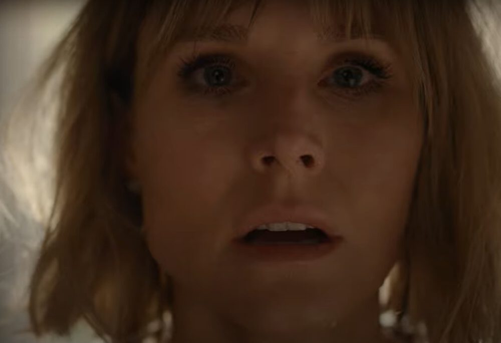 Zdjęcie okładkowe wpisu: Kobieta z domu naprzeciwko dziewczyny w oknie – zapowiedź nowego serialu Netflix