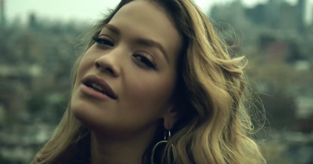 Zdjęcie okładkowe wpisu: Rita Ora dołączyła do obsady serialu, który będzie prequelem historii Pięknej i Bestii