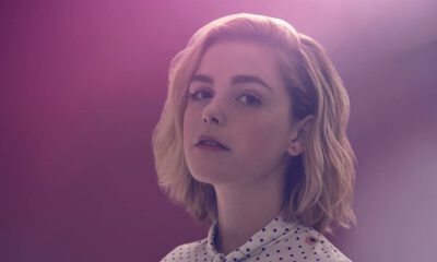 Zdjęcie okładkowe wpisu: Swimming with Sharks – nowy zwiastun serialu z Kiernan Shipka w roli głównej!