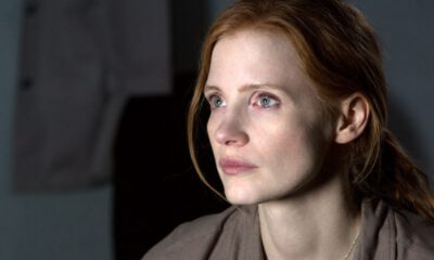 Zdjęcie okładkowe wpisu: Jessica Chastain jako śledcza sprzed biurka w miniserialu od Apple