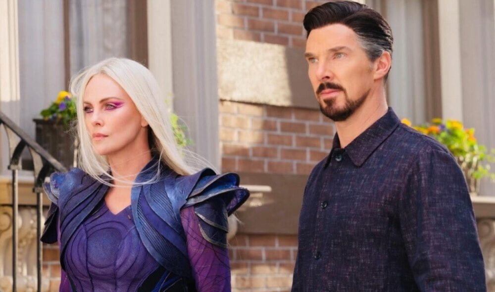 Zdjęcie okładkowe wpisu: Charlize Theron jako czarująca Clea. Oficjalna grafika koncepcyjna z Doktor Strange w multiwersum obłędu