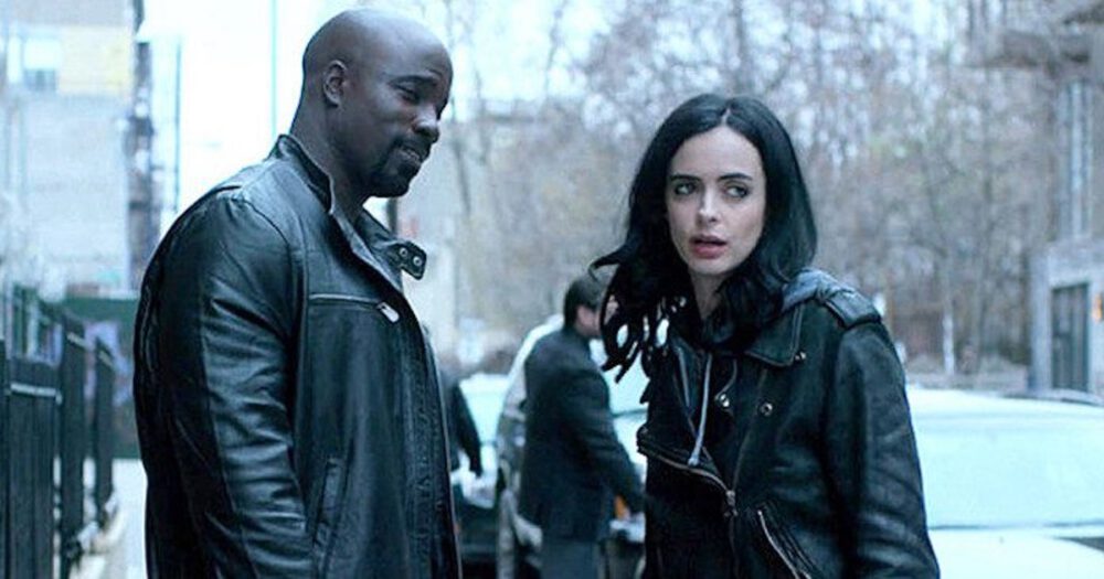 Zdjęcie okładkowe wpisu: Jessica Jones i Luke Cage w MCU? Fani tworzą nowe teorie! Szykuje się ich powrót w serialu Echo?!