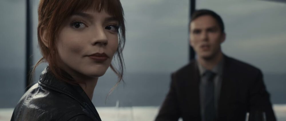 Zdjęcie okładkowe wpisu: Anya Taylor-Joy wykonała scenę kaskaderską z udziałem auta… chociaż nie ma prawa jazdy