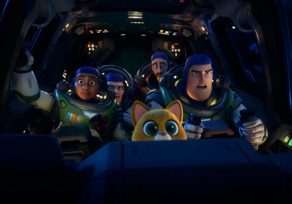 Zdjęcie okładkowe wpisu: Buzz Astral – recenzja animacji Pixar. Andy i jego gust