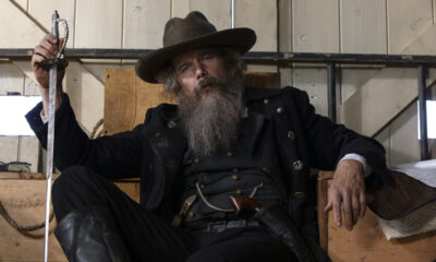 Zdjęcie okładkowe wpisu: Na noże 2 – Ethan Hawke oraz Jada Pinkett Smith dołączają do obsady!