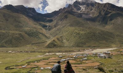 Zdjęcie okładkowe wpisu: Lunana. Szkoła na krańcu świata – recenzja filmu! Niezwykła podróż