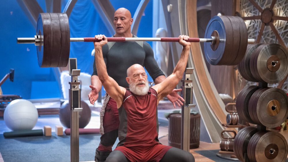 Zdjęcie okładkowe wpisu: Red One z nowymi zdjęciami z planu! J.K. Simmons ostro ćwiczy do roli