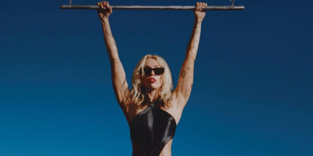 Zdjęcie okładkowe wpisu: Nowa produkcja z Miley Cyrus z datą premiery! To lada dzień!