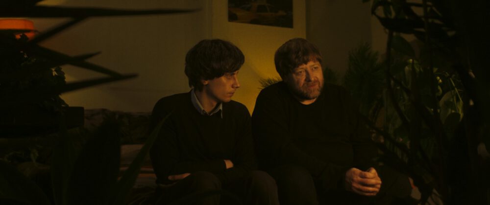 Zdjęcie okładkowe wpisu: Nowy film z Olafem Lubaszenką w roli głównej już w maju! Zobacz plakat filmu Bliscy!