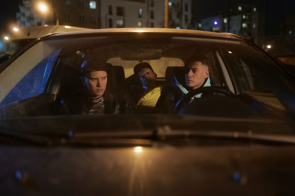 Zdjęcie okładkowe wpisu: Małach, TPS i Dudek P56 nagrali specjalny singiel z okazji filmu Życie w błocie się złoci