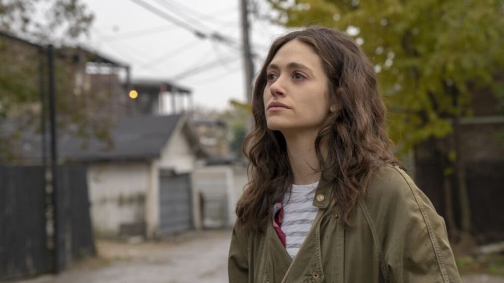 Zdjęcie okładkowe wpisu: Emmy Rossum o graniu matki Toma Hollanda w The Crowded Room mimo niewielkiej różnicy wieku