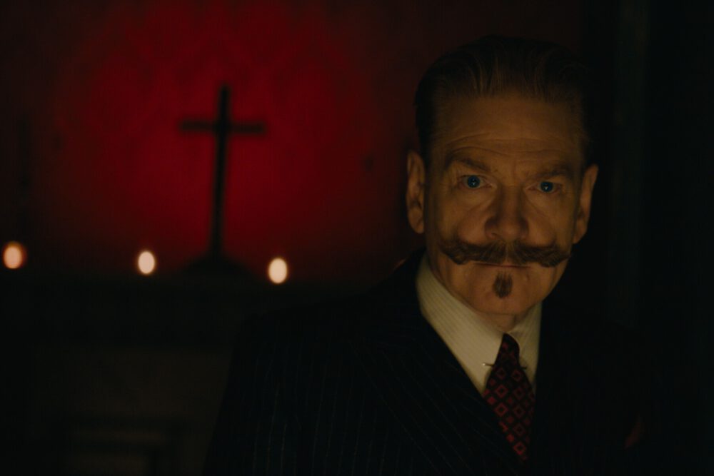 Zdjęcie okładkowe wpisu: Duchy w Wenecji z pierwszym zwiastunem. Hercules Poirot wraca do akcji!