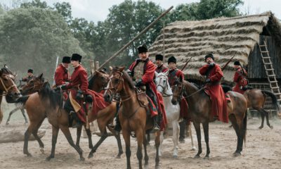 Zdjęcie okładkowe wpisu: Kos z oficjalną zapowiedzią! Zdobywca Złotych Lwów trafi do kin już w styczniu!