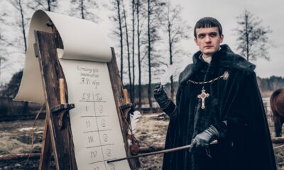 Zdjęcie okładkowe wpisu: Kremóweczki nie z Janem Pawłem, lecz z jego synem! Przejdź się z Ojcem Jakubem z 1670 po Wadowicach!