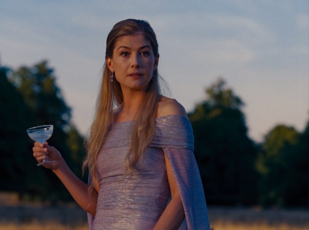 Zdjęcie okładkowe wpisu: Rosamund Pike w świecie iluzji. Aktorka dołącza do obsady Now You See Me 3
