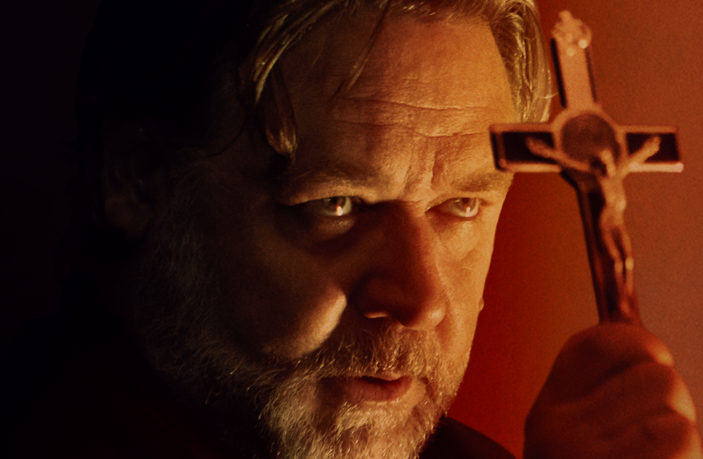 Zdjęcie okładkowe wpisu: Russell Crowe w nowym horrorze Egzorcyzm to gwarancja rozrywki na najwyższym poziomie