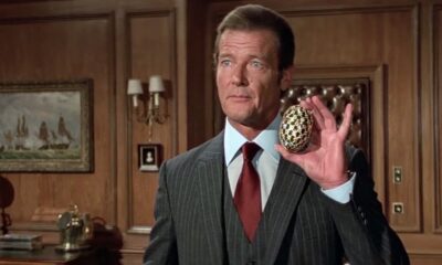 Zdjęcie okładkowe wpisu: Roger Moore z zbezczeszczonym nagrobkiem. Pomnik aktora został okradziony