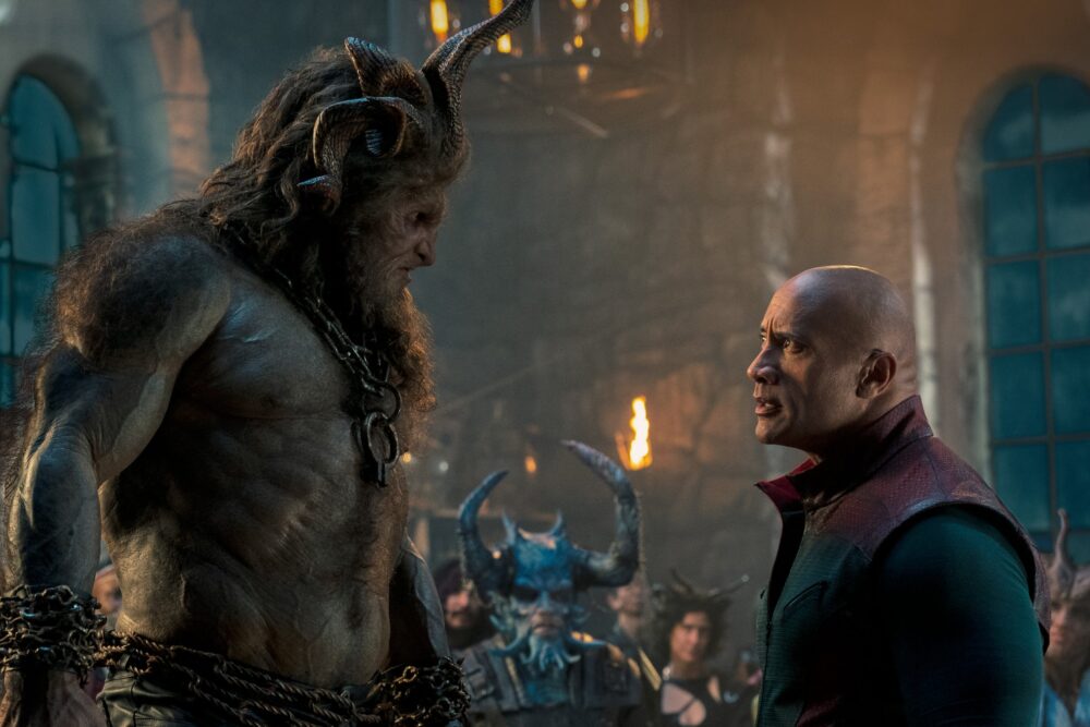 Zdjęcie okładkowe wpisu: Dwayne Johnson i Chris Evans w poszukiwaniu Świętego Mikołaja. Mamy pierwszy zwiastun filmu Red One