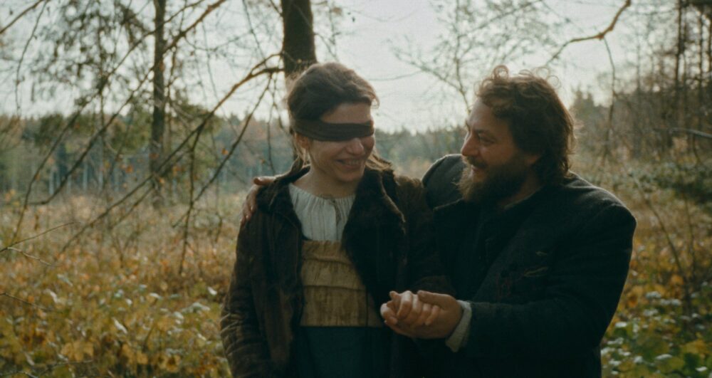 Zdjęcie okładkowe wpisu: 24 MFF. Nowe Horyzonty: Kąpiel diabła – recenzja filmu. Jak uleczyć melancholię?