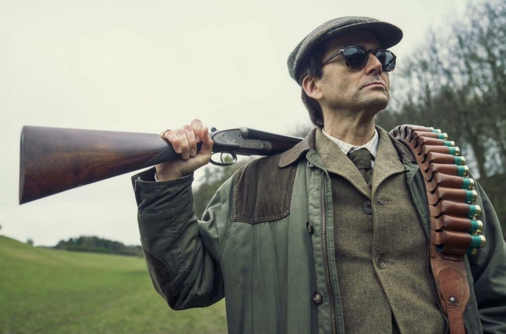 Zdjęcie okładkowe wpisu: Rywalizacja bogaczy w latach 80. David Tennant na pierwszym zwiastunie serialu Rywale