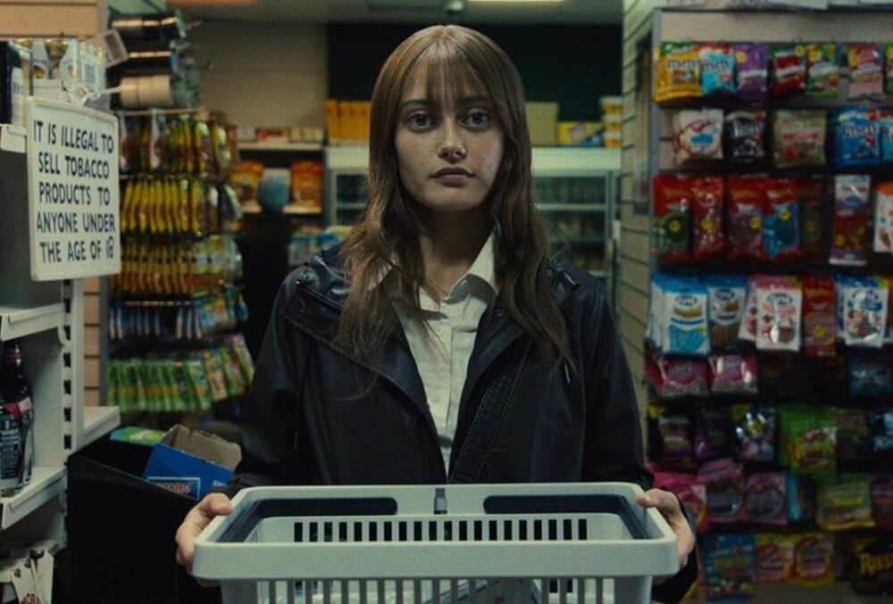 Zdjęcie okładkowe wpisu: Czy morderstwo ujdzie jej na sucho? Ella Purnell na zwiastunie serialu Sweetpea
