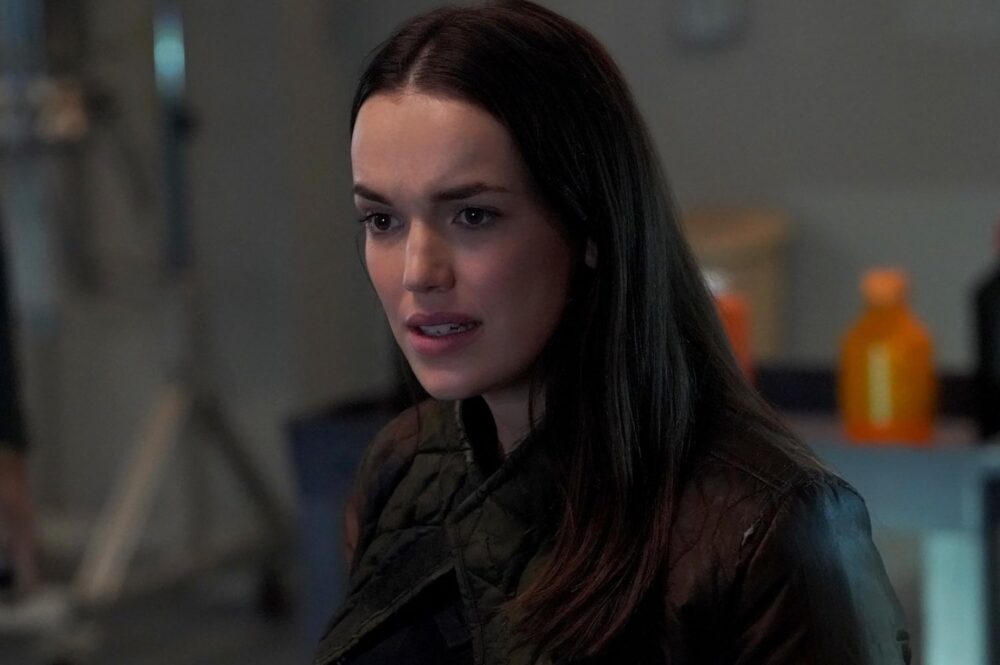 Zdjęcie okładkowe wpisu: Z uniwersum Marvela do świata DC. Elizabeth Henstridge z kluczową rolą w finałowym sezonie Superman i Lois