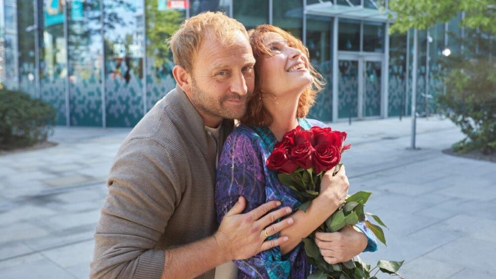 Zdjęcie okładkowe wpisu: Borys Szyc i Anna Cieślak w komedii Sami w domu. Pierwsze zdjęcia z filmu Grupy Polsat